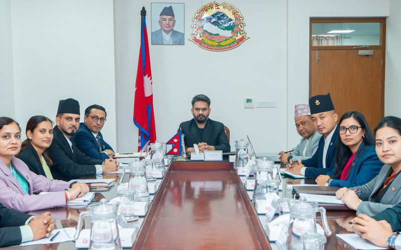 मन्त्रिपरिषद् बैठक बस्दै