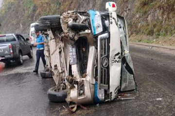 धादिङको गजुरीमा माइक्रो दुर्घटना:  १२ यात्रु घाइते, ५ जना गम्भीर घाइते