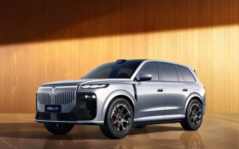 डोङफेङको भोयाद्वारा ताइशान एक्स८ एसयूभी सार्वजनिक