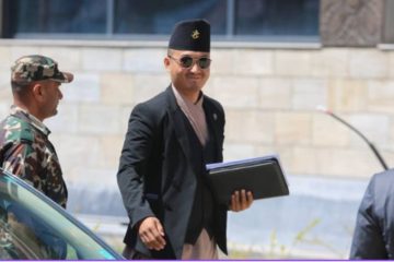 गृहमन्त्री सुधन गुरुङलाई पक्राउ गर्न माग गर्दै प्रहरीमा उजुरी