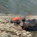 एकै परिवारका ६ जनाको सामुहिक अन्तेष्टि