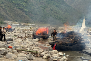 एकै परिवारका ६ जनाको सामुहिक अन्तेष्टि